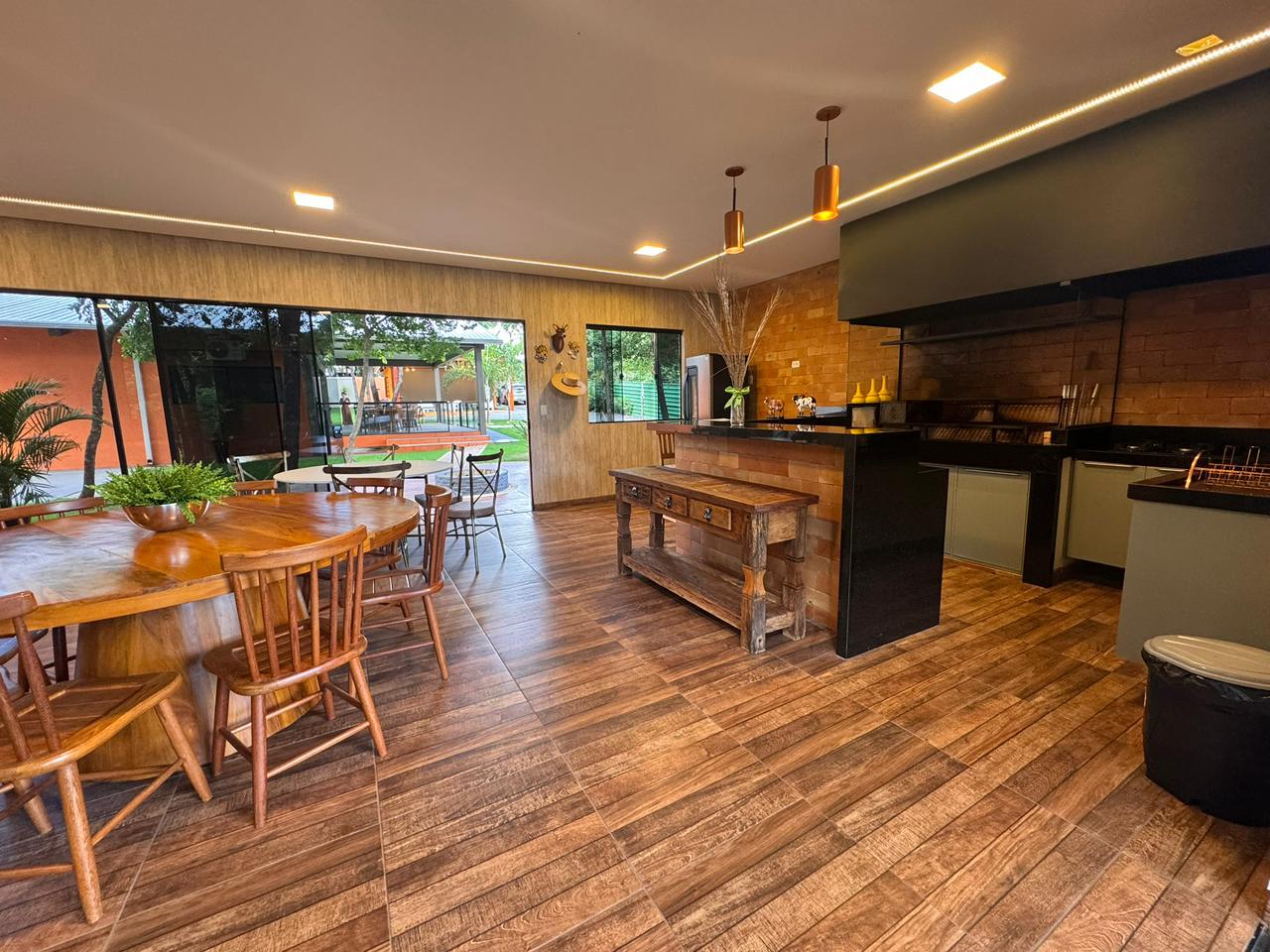 Área gourmet e espaços completos da Casa da Fazenda em Campo Grande